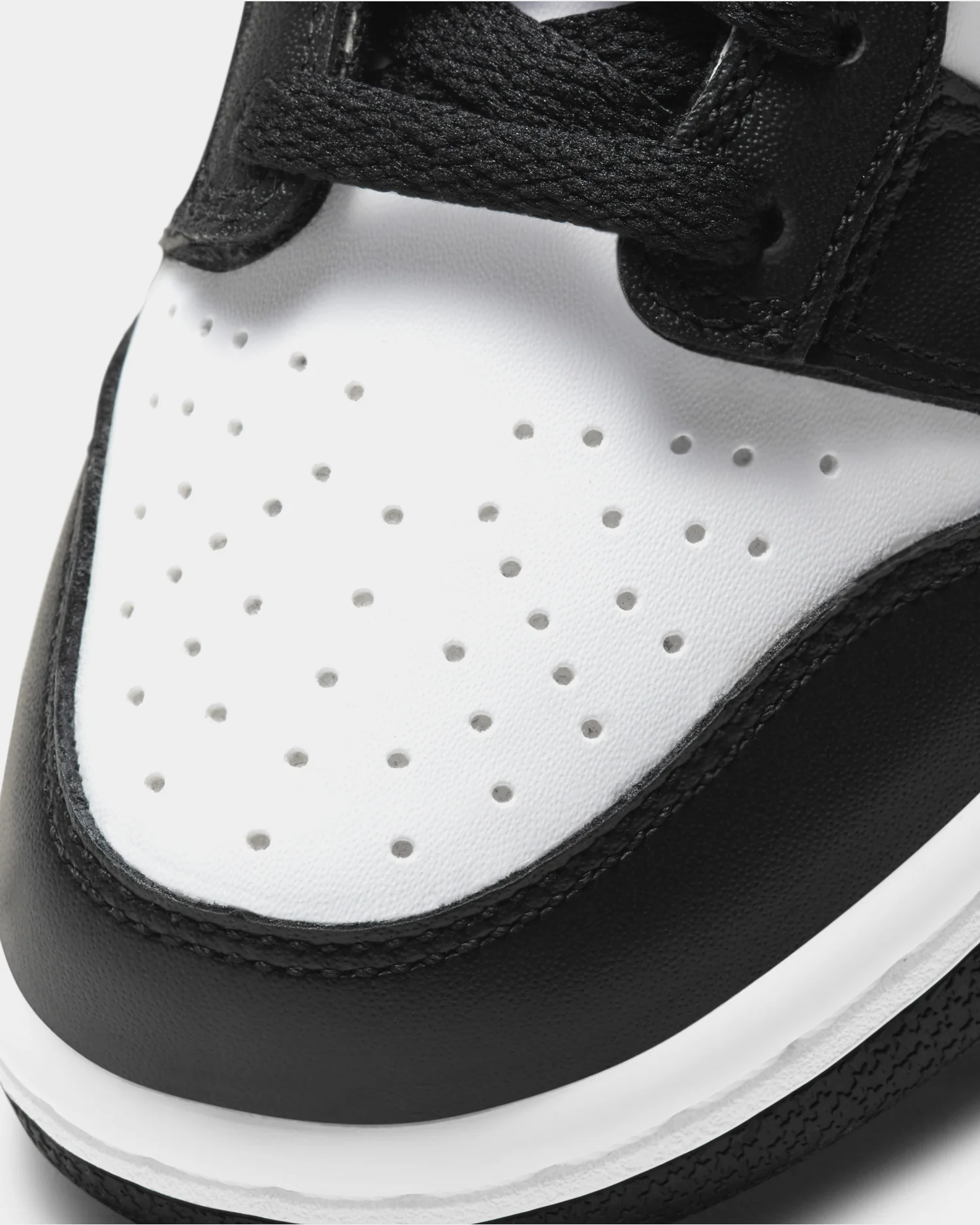 Nike Kid's Dunk Low "Panda" (GS) White/Black - Image 6