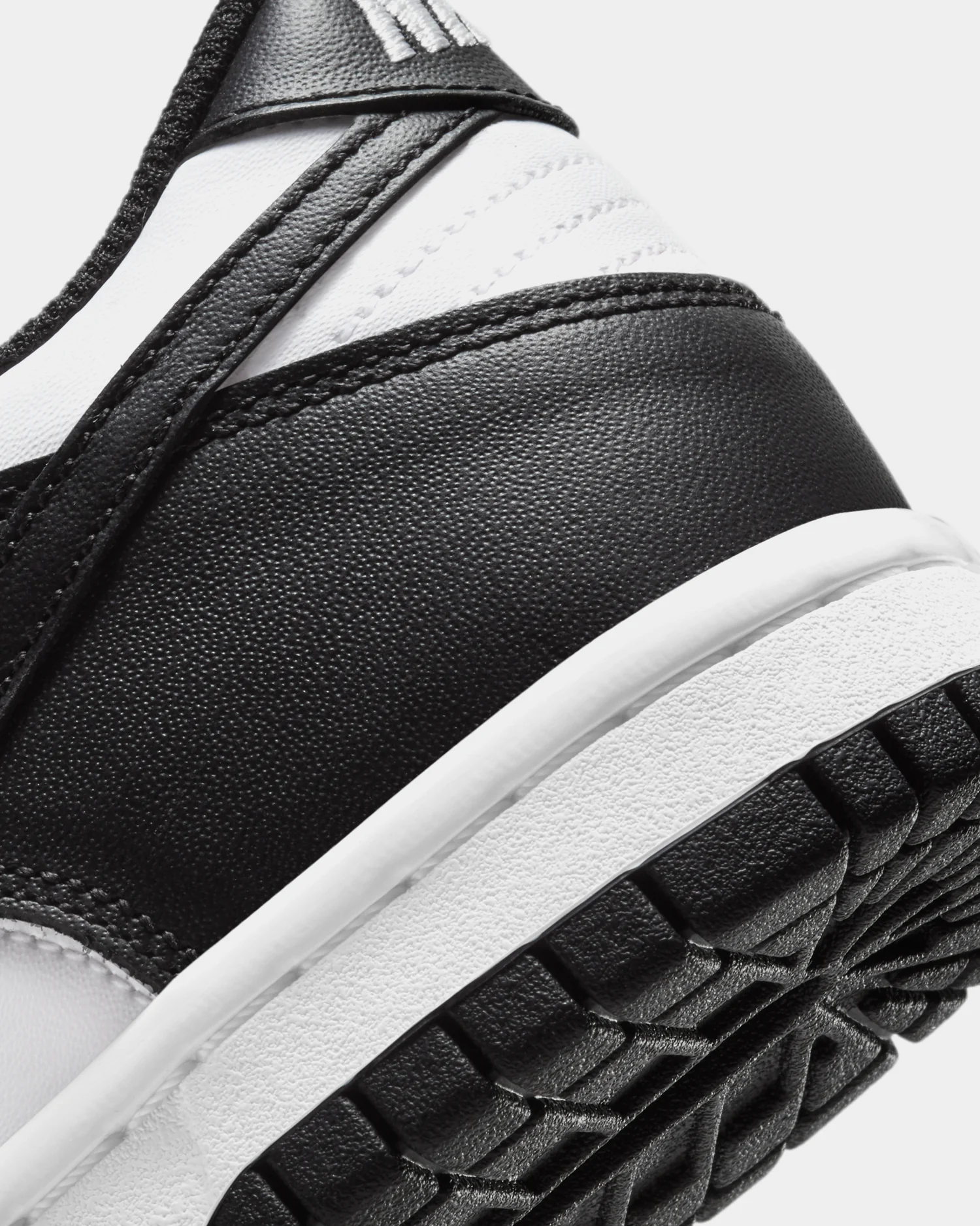 Nike Kid's Dunk Low "Panda" (GS) White/Black - Image 7
