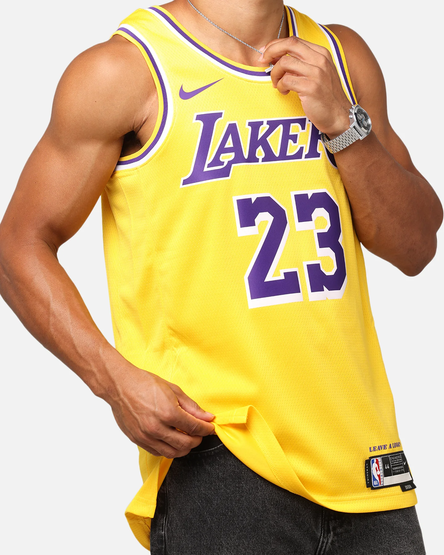 Nike Los Angeles Lakers Lebron James Dri-FIT Swingman Jersey Amarillo - Image 7