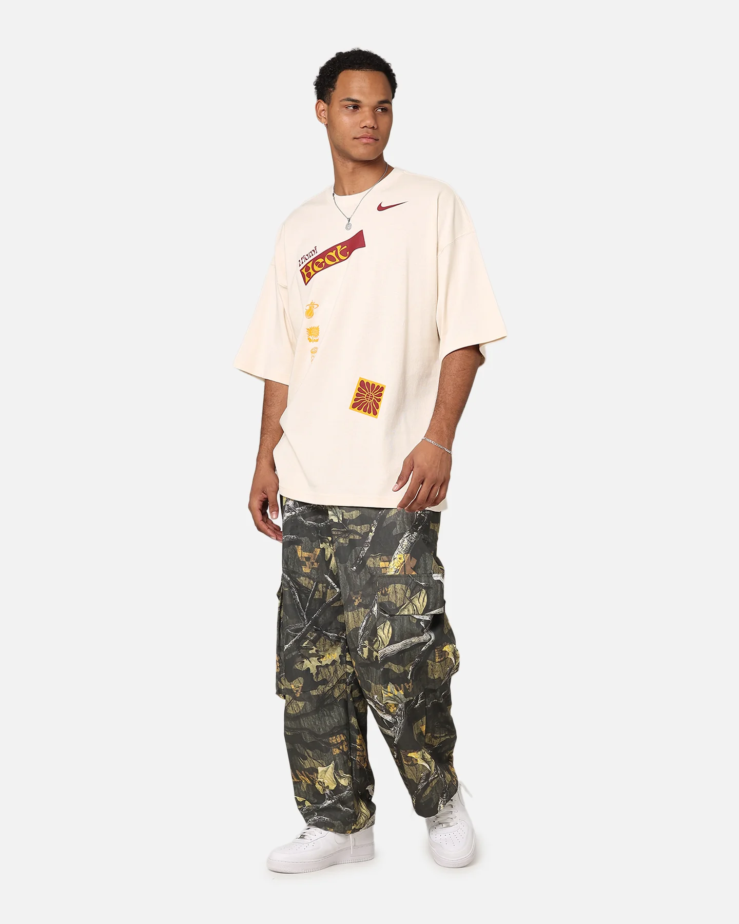 Nike Miami Heat NBA Courtside Oversized T-Shirt Pure - Image 3