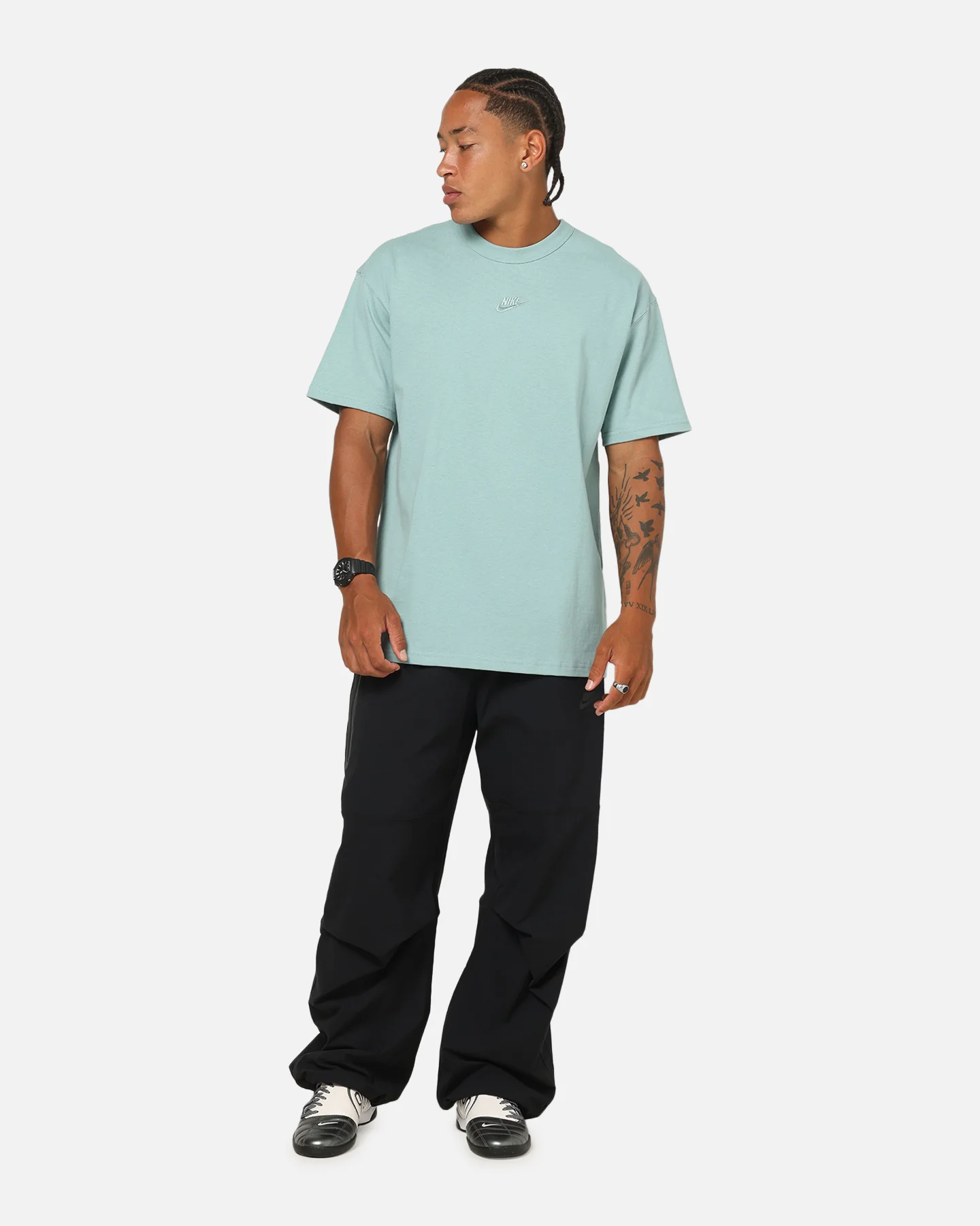 Nike Sportswear Premium Essentials Sustainable T-Shirt Green - Image 2