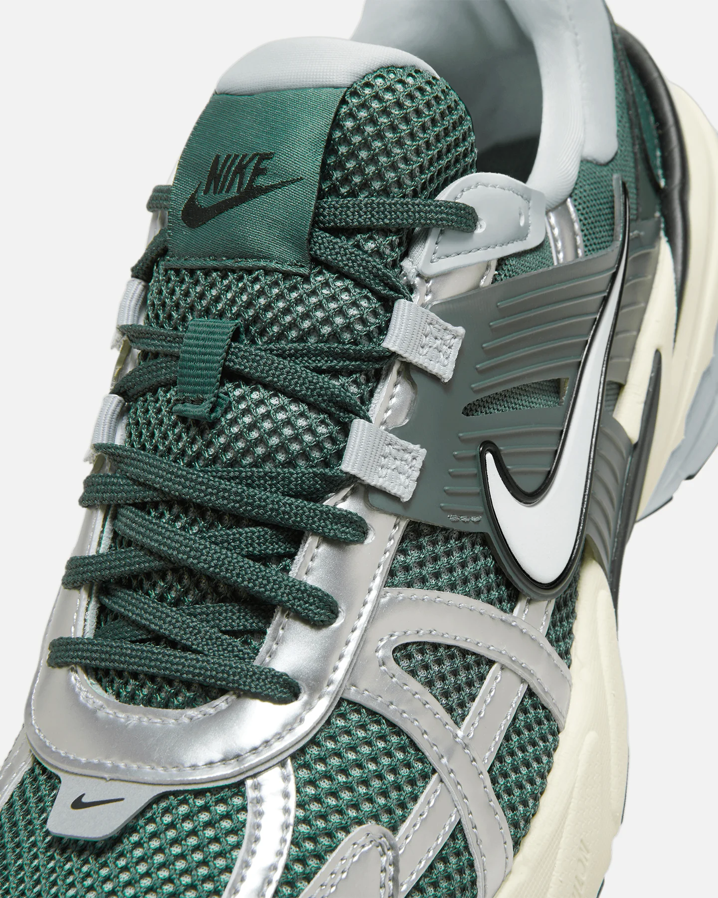 Nike V2K Run Vintage Green - Image 6
