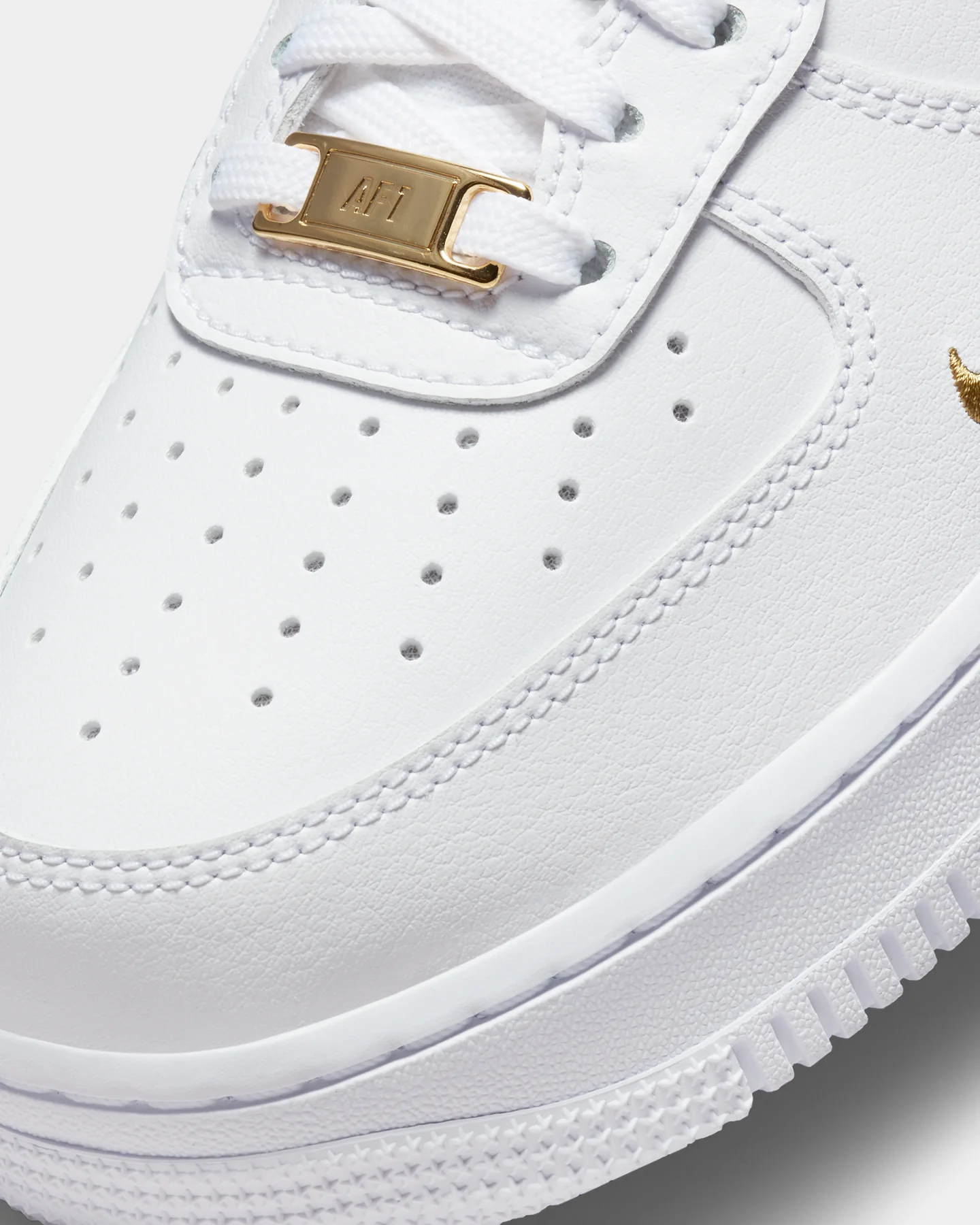 Nike Women's Air Force 1 '07 Essentials White/Gym Red - Image 6