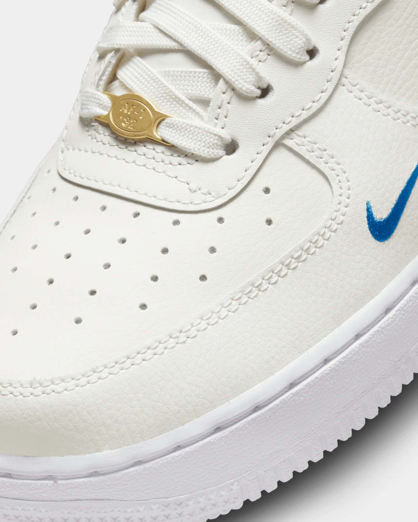 Nike Women's Air Force 1 High SE Sail/Blue Jay - Image 6