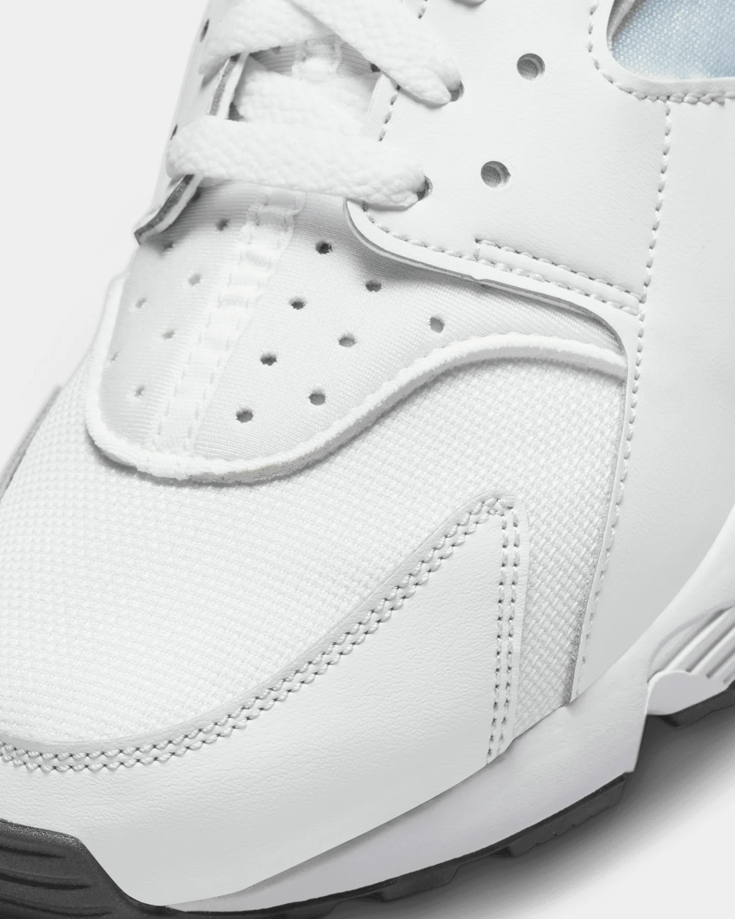 Nike Women's Air Huarache Pure Platinum - Image 6