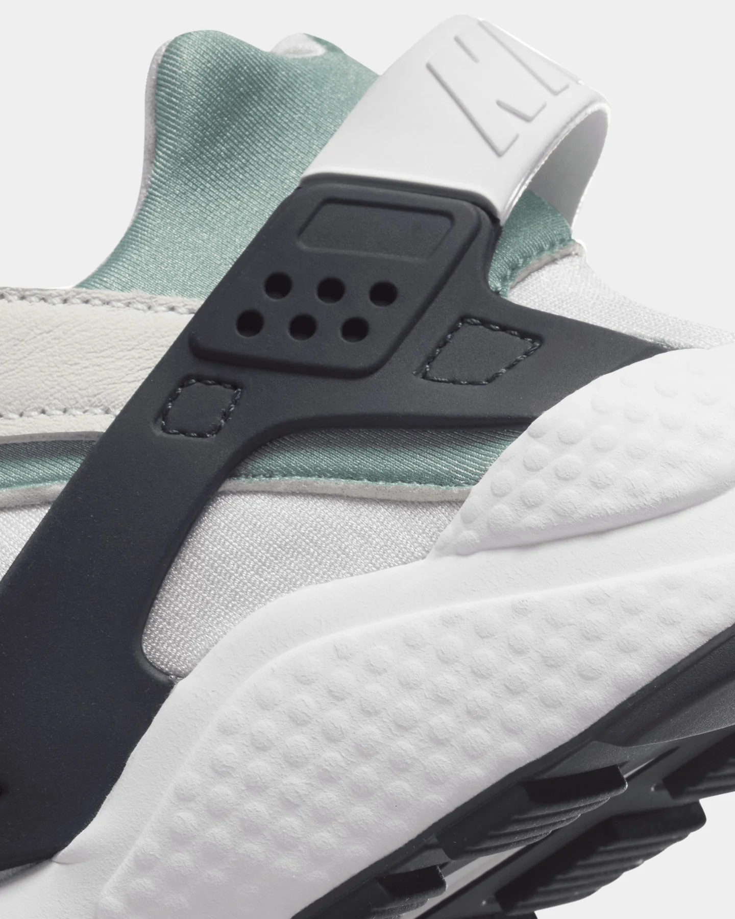 Nike Women's Air Huarache White/Obsidian - Image 7