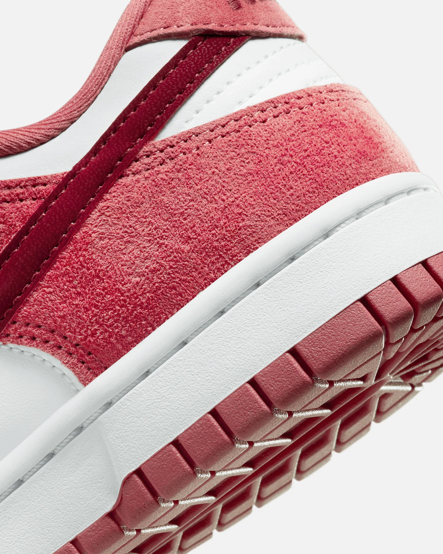 Nike Women's Dunk Low Valentine's Day White/Red - Image 5