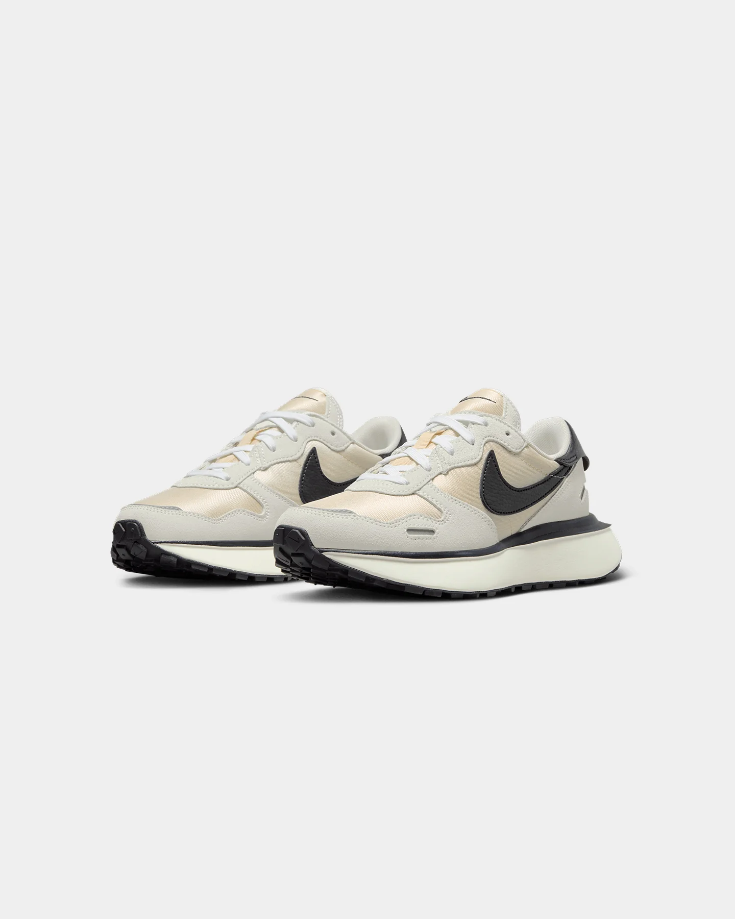 Nike Women’s Nike Phoenix Waffle Summit White/Black - Image 2