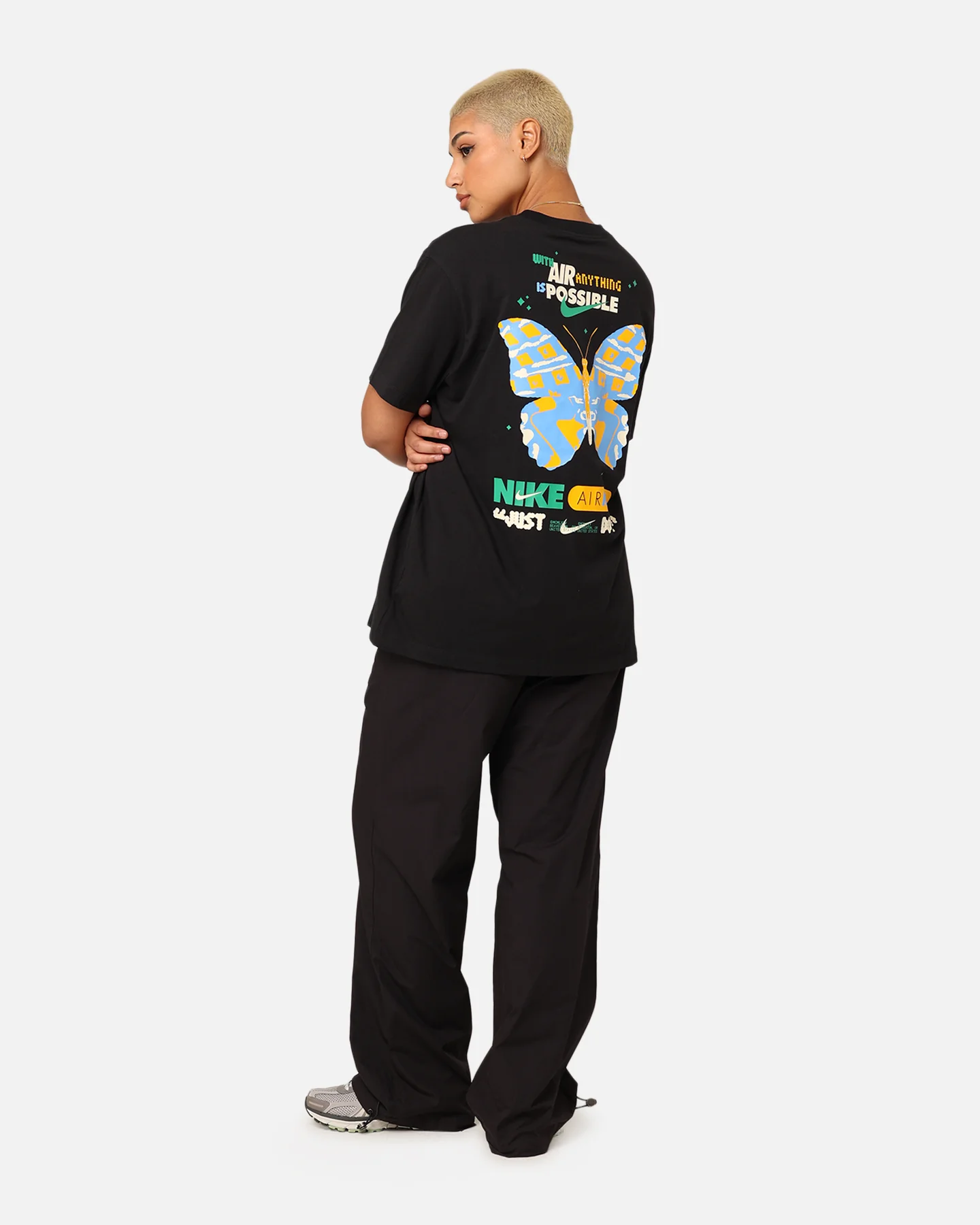 Nike Women's Sportswear Graphic Boyfriend T-Shirt Black - Image 2