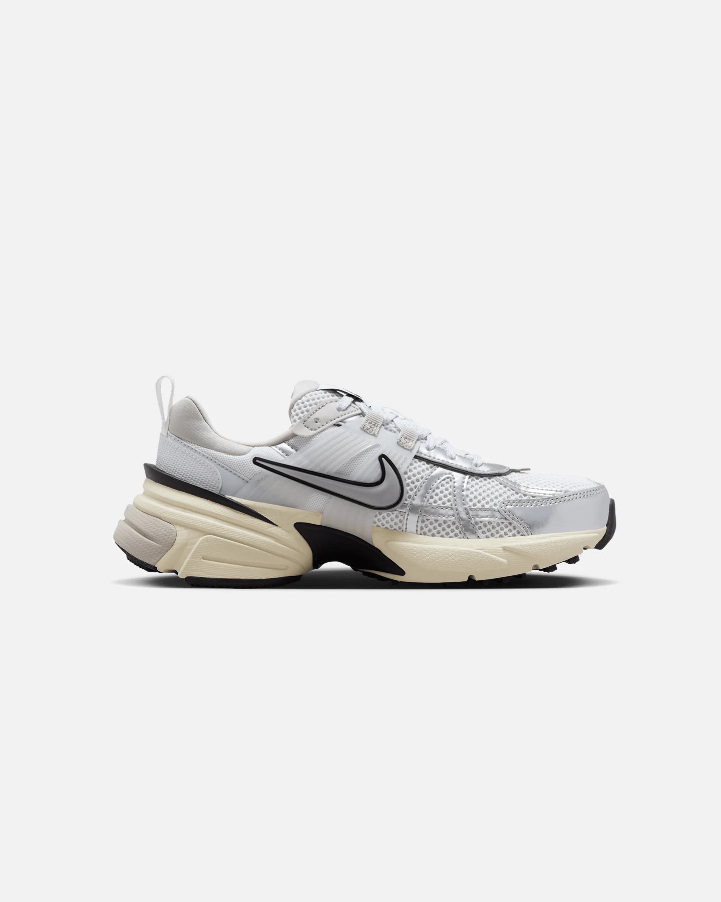 Nike Women's V2K Run Summit White/Metallic Silver - Image 4