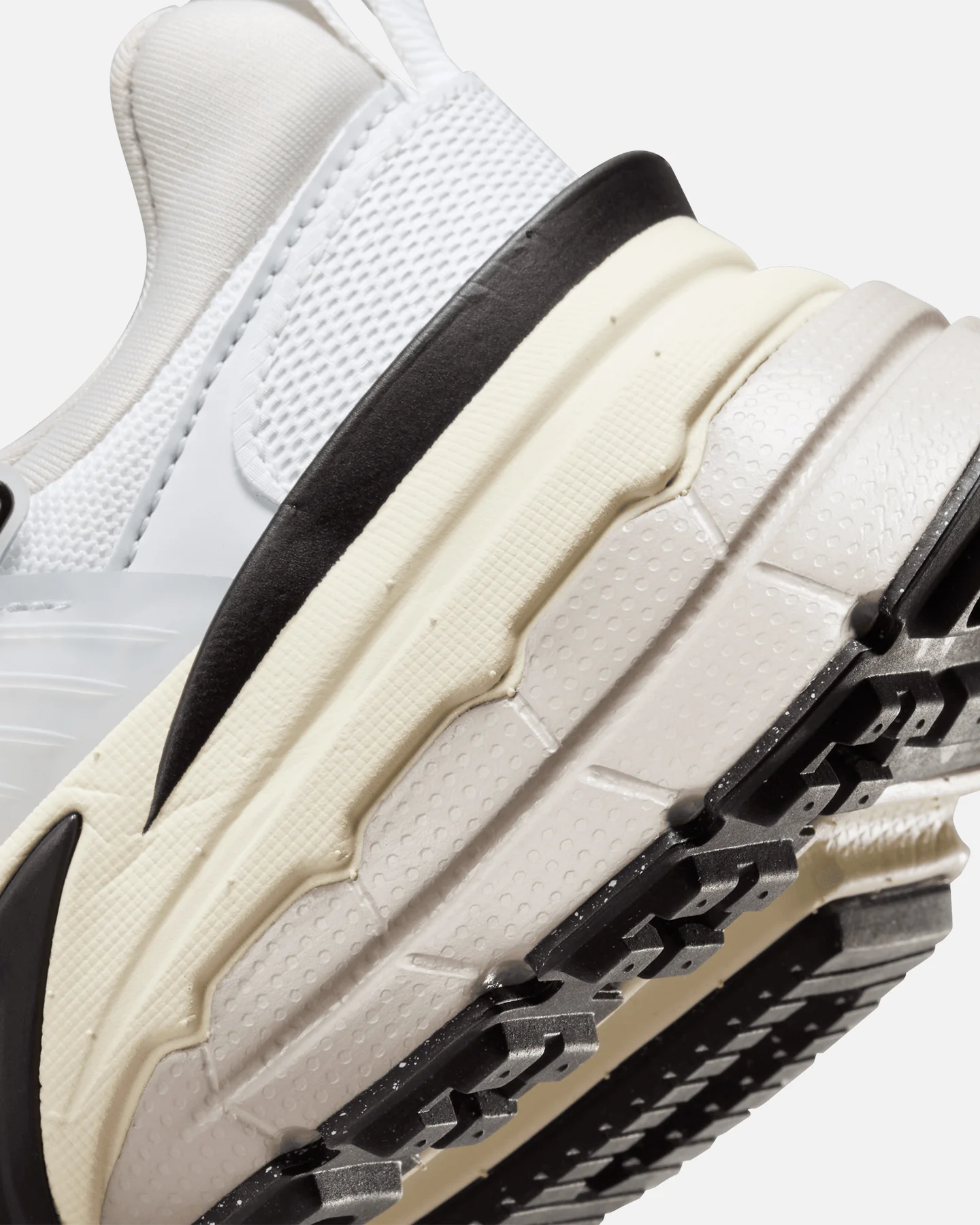 Nike Women's V2K Run Summit White/Metallic Silver - Image 8
