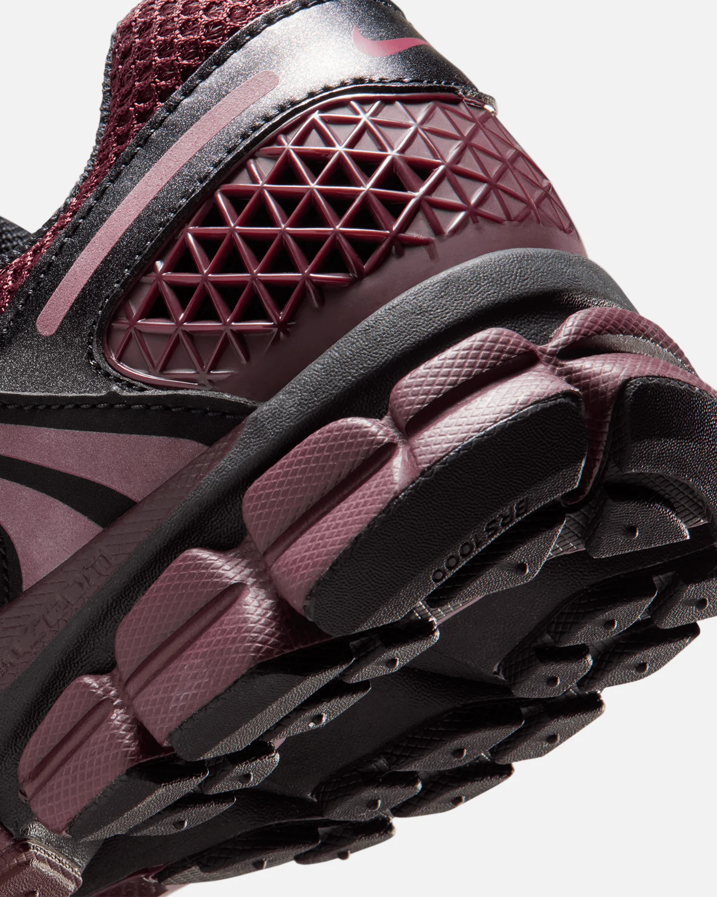 Nike Women's Zoom Vomero 5 Black/Red - Image 8