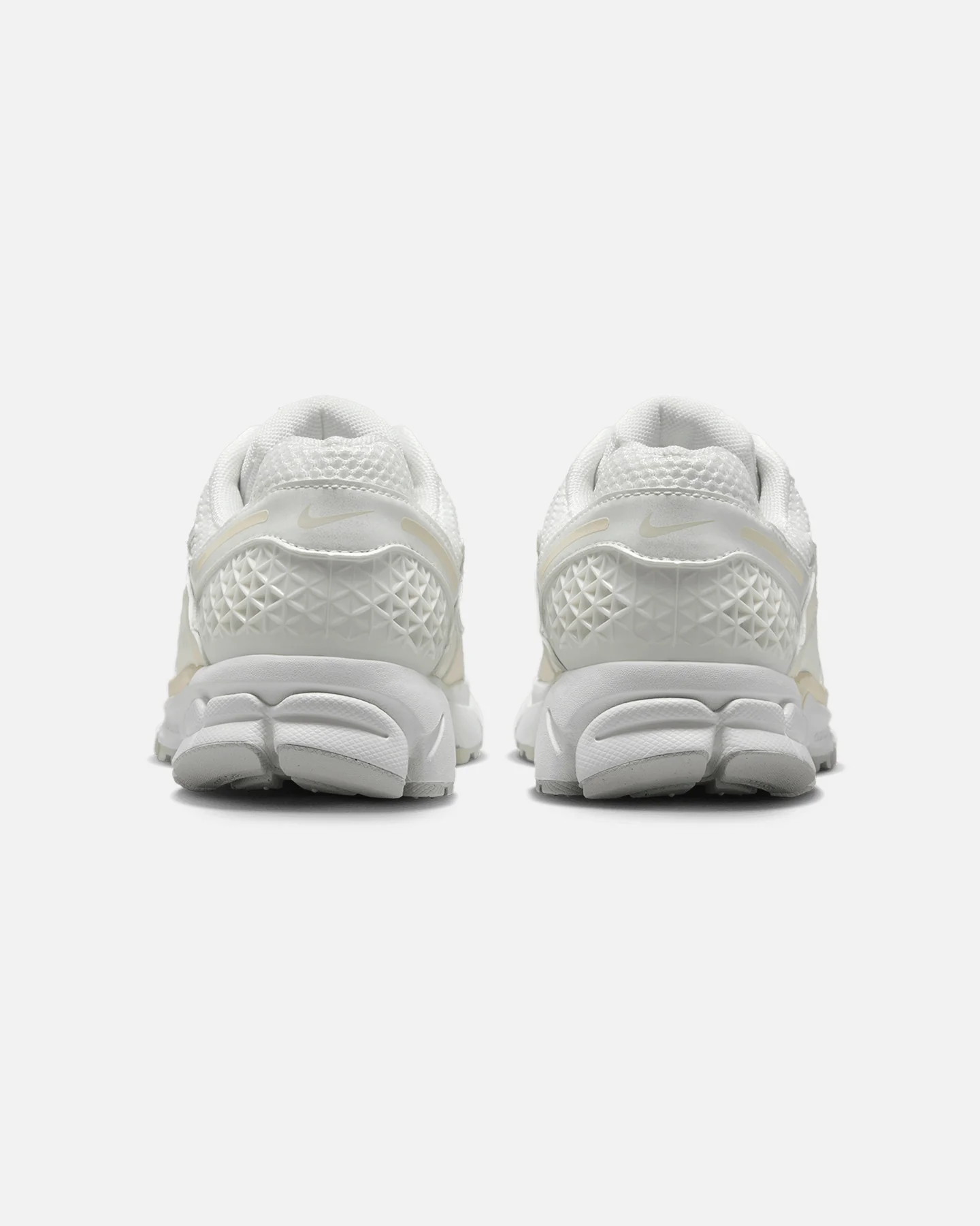 Nike Women's Zoom Vomero 5 Sail - Image 3