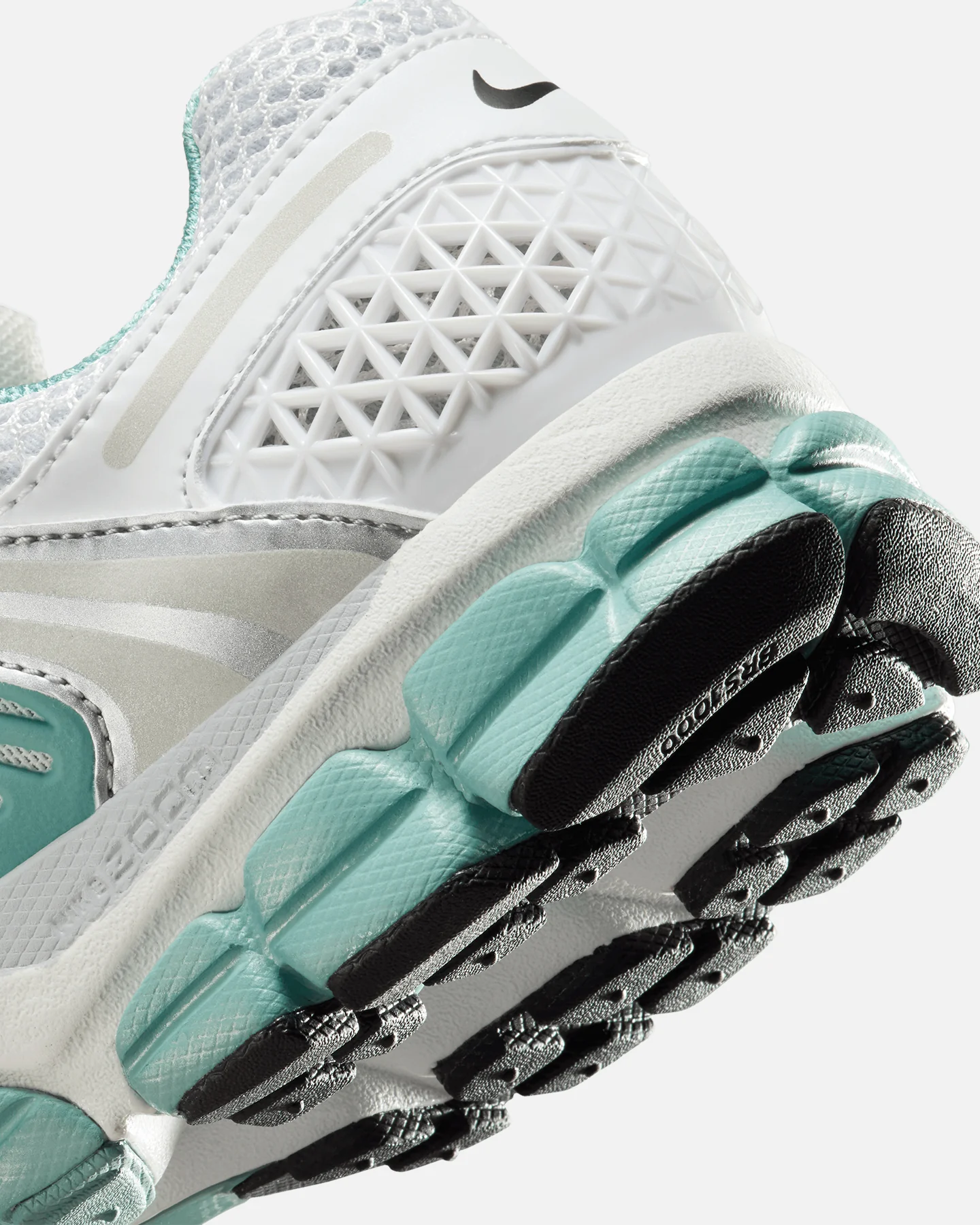 Nike Women's Zoom Vomero 5 Summit White/Metallic Silver-Wolf Grey - Image 8