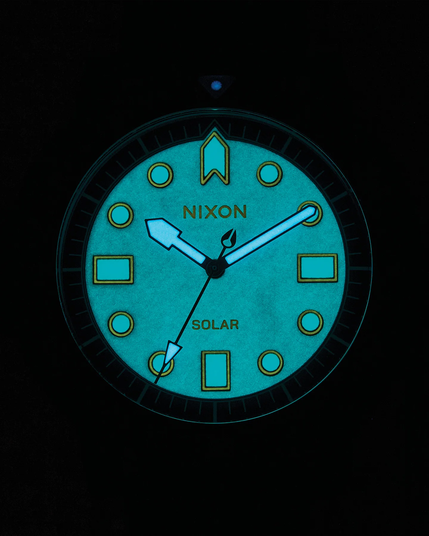 Nixon Stinger 44 Solar Watch Black/Luminescent - Image 5