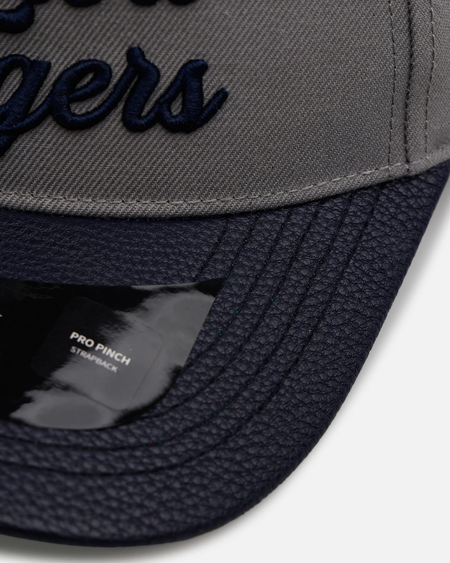 Pro Standard Detroit Tigers 'Sovenir' Pinch Front Strapback Grey/Navy - Image 2