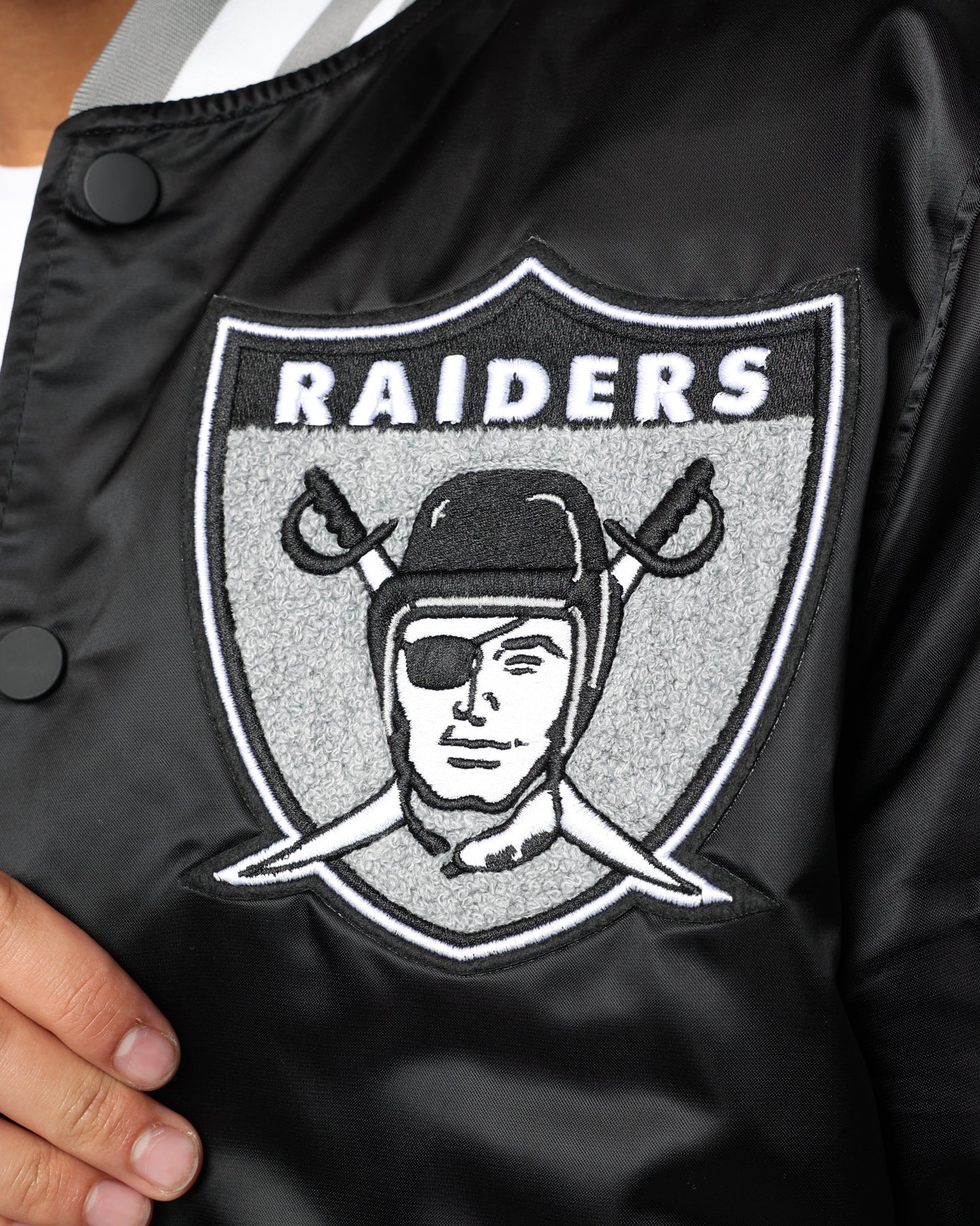 Pro Standard Las Vegas Raiders Satin Varsity Jacket Black/Grey - Image 11