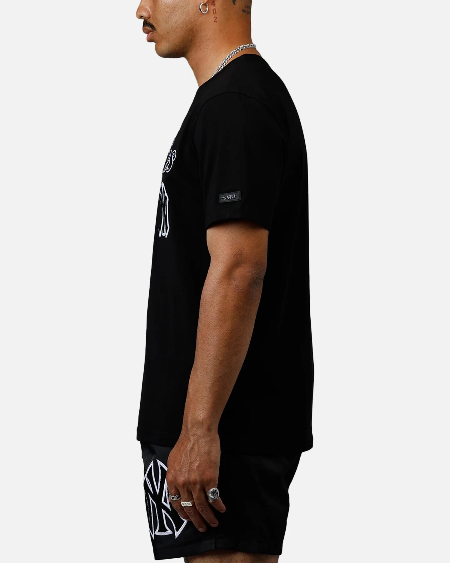 Pro Standard New York Yankees Chenille T-Shirt Black - Image 5