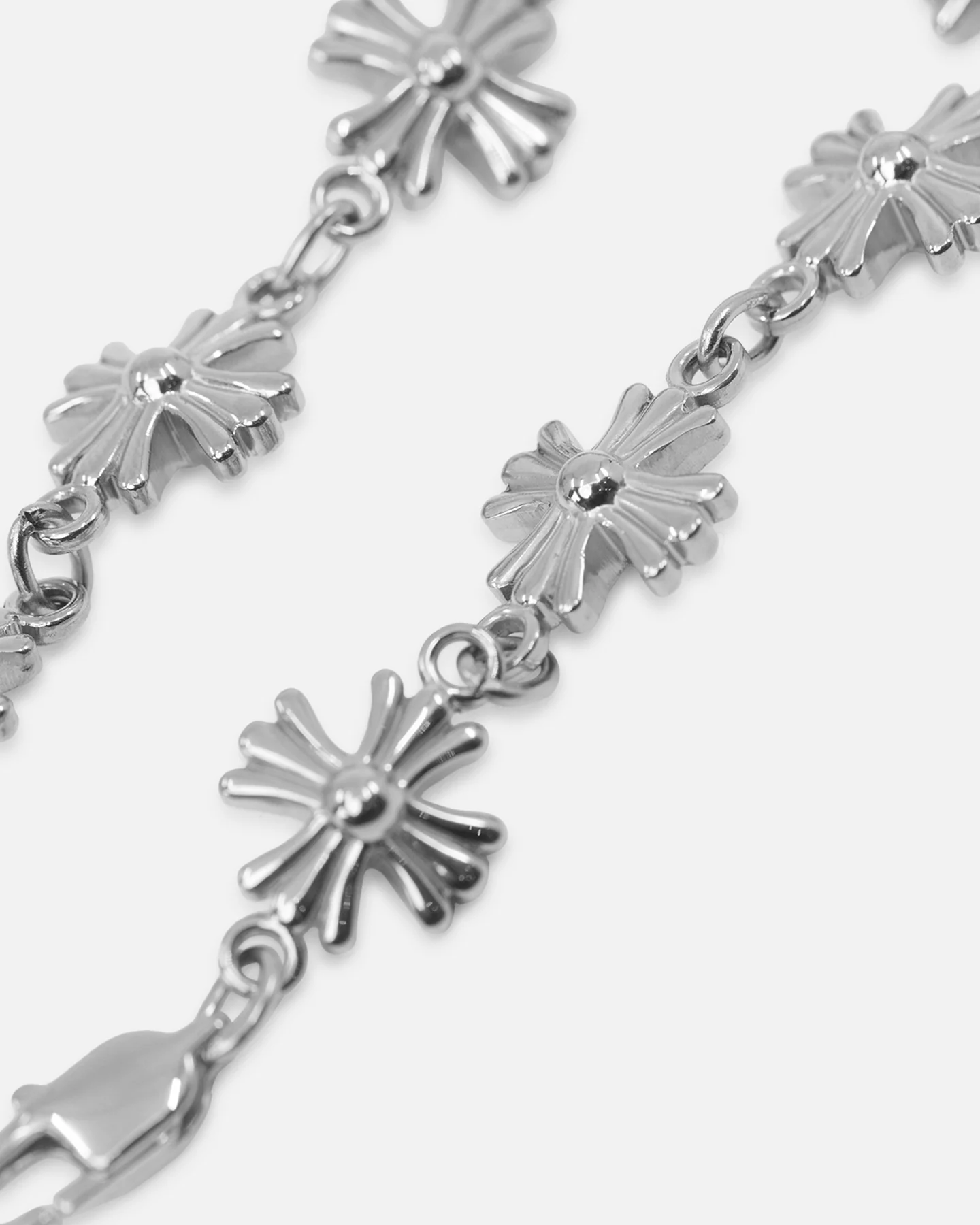 Saint Morta Chrome Cross Bracelet White Gold - Image 4
