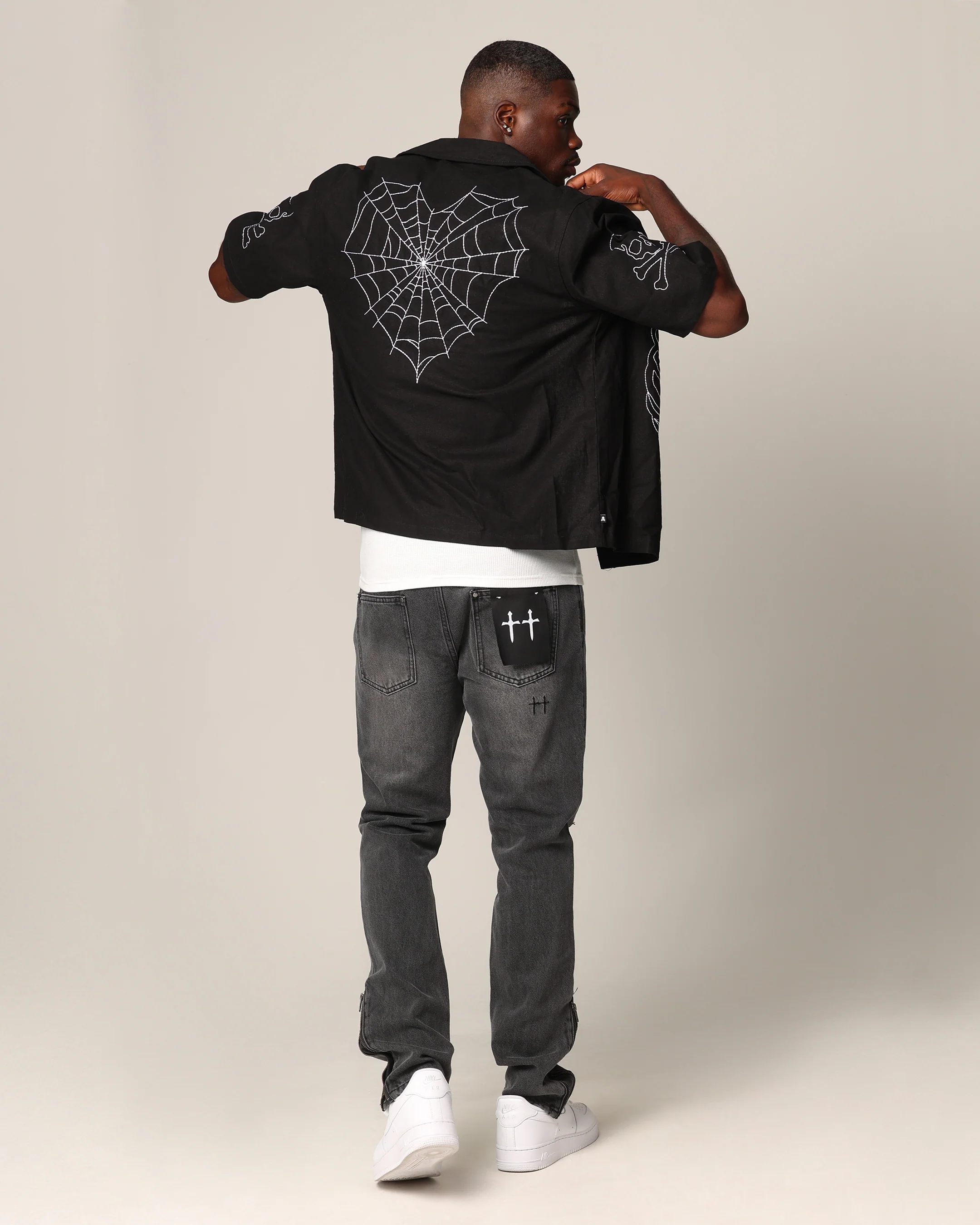 Saint Morta Lovely Bones Short Sleeve Linen Shirt Black - Image 4