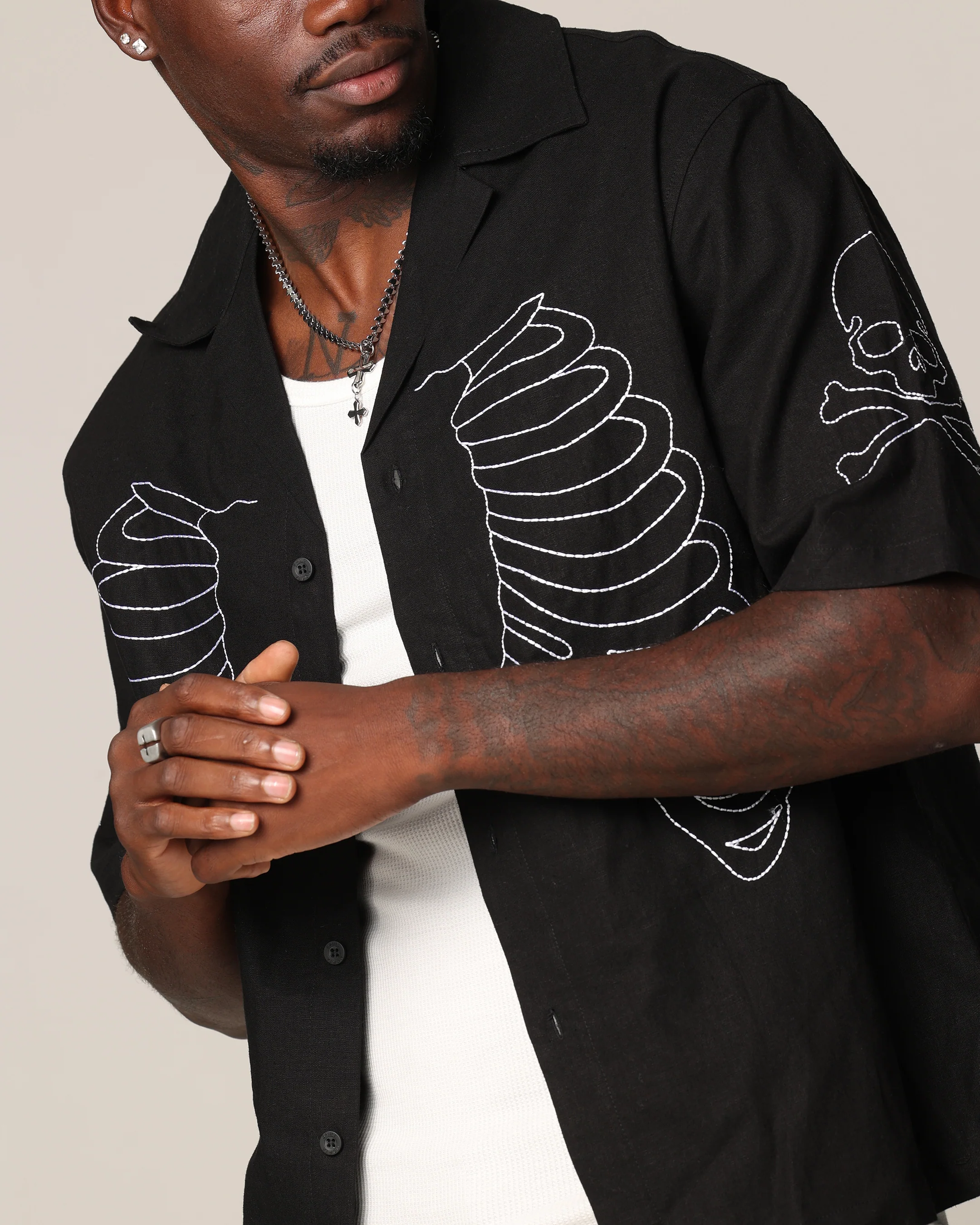 Saint Morta Lovely Bones Short Sleeve Linen Shirt Black - Image 7