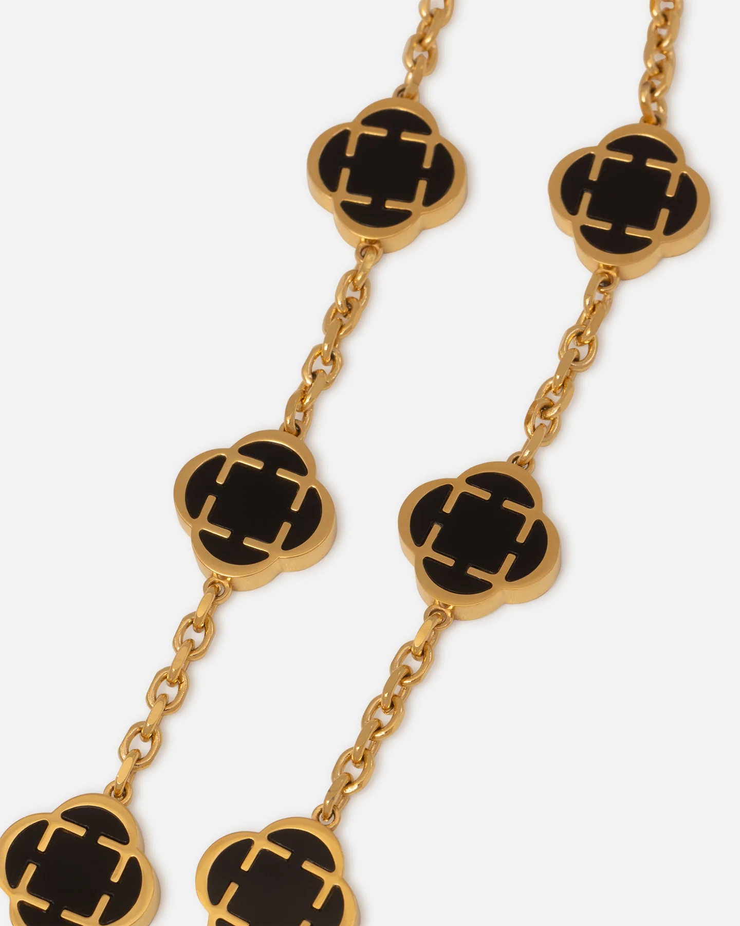 Saint Morta Onyx Clover Necklace Gold - Image 3