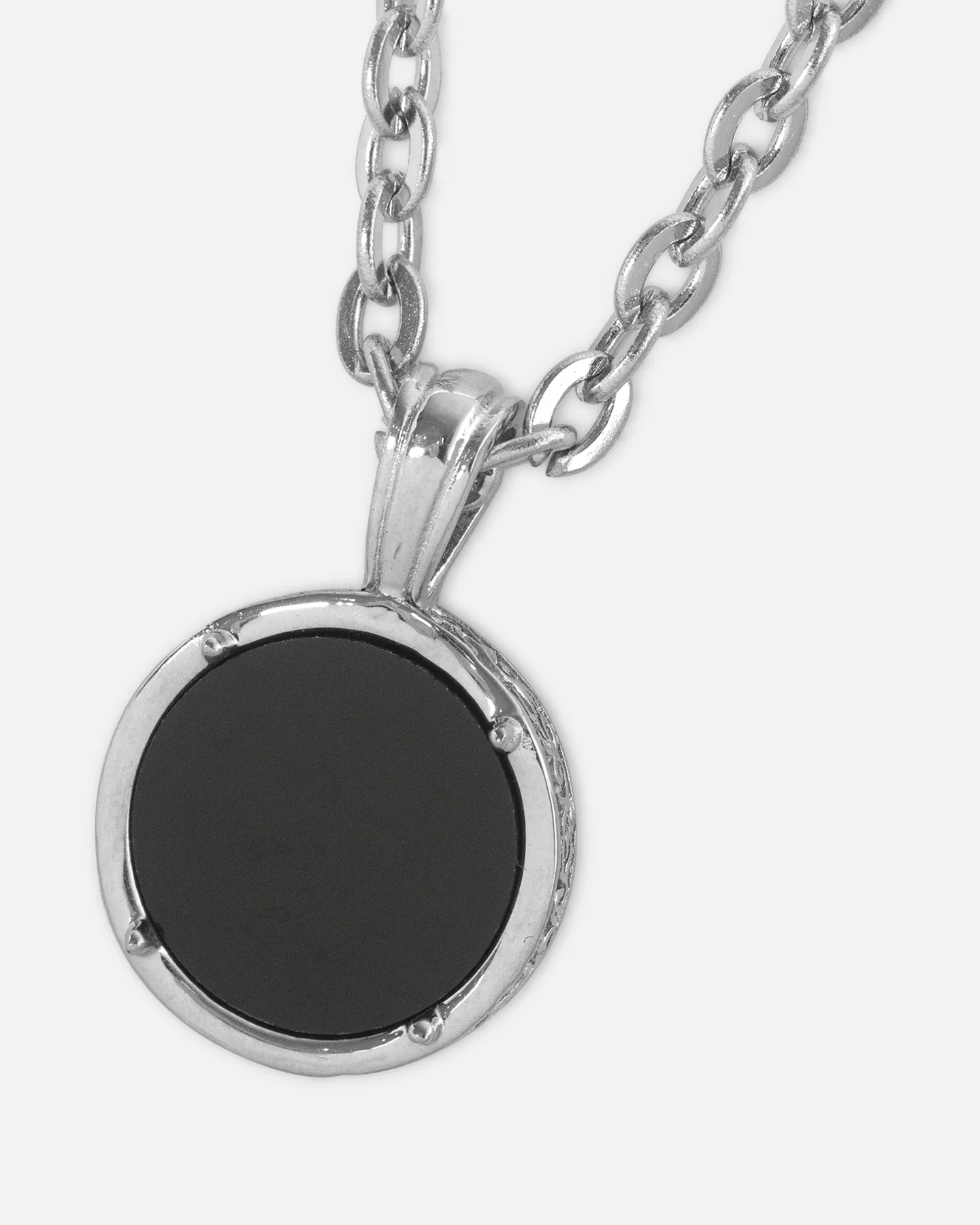 Saint Morta Onyx Round Pendant Chain White Gold - Image 3