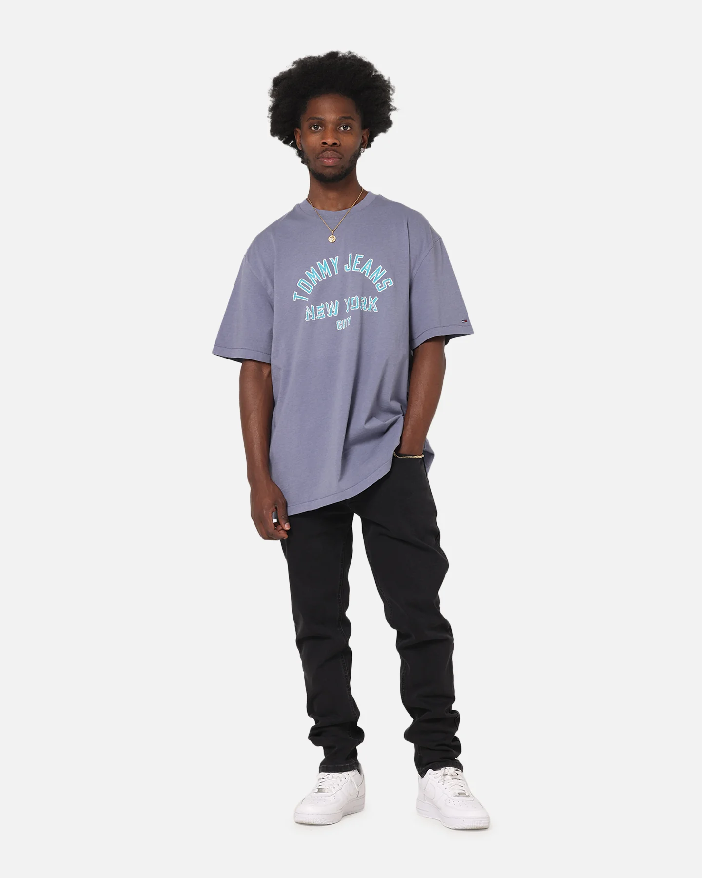 Tommy Jeans Austin Slim Tapered Jeans Washed Black Denim - Image 2