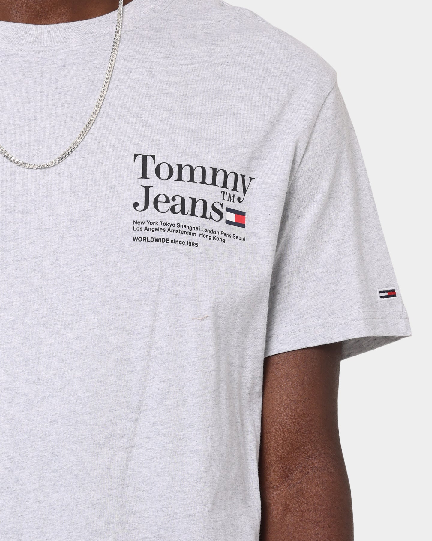 Tommy Jeans TJM Tommy Text T-Shirt Silver Grey Heather - Image 4
