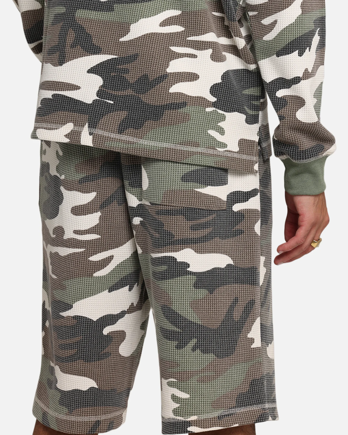 XXIII Printed Thermal Shorts Camo - Image 4